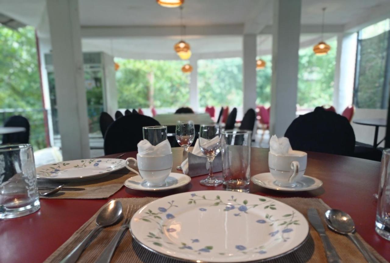 White House Riverside Retreat 날라탄니야 외부 사진